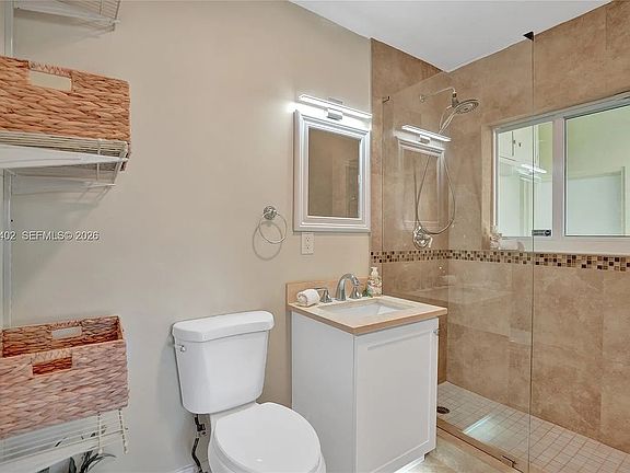3rd image of 1429 NE 17th Ct #1429