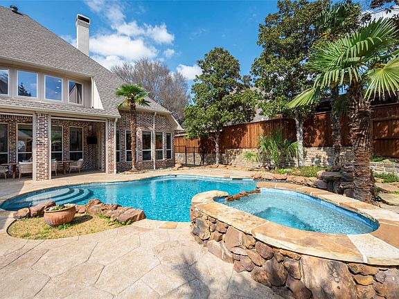 2nd image of 914 Pampa Dr