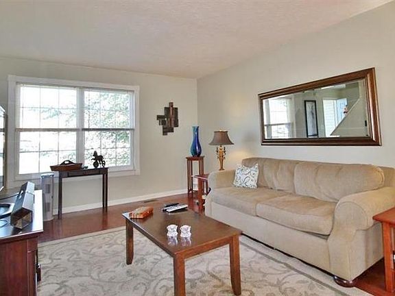 2nd image of 2474 Hilliard Dr