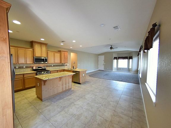 4th image of 4024 Wood Creek Ct