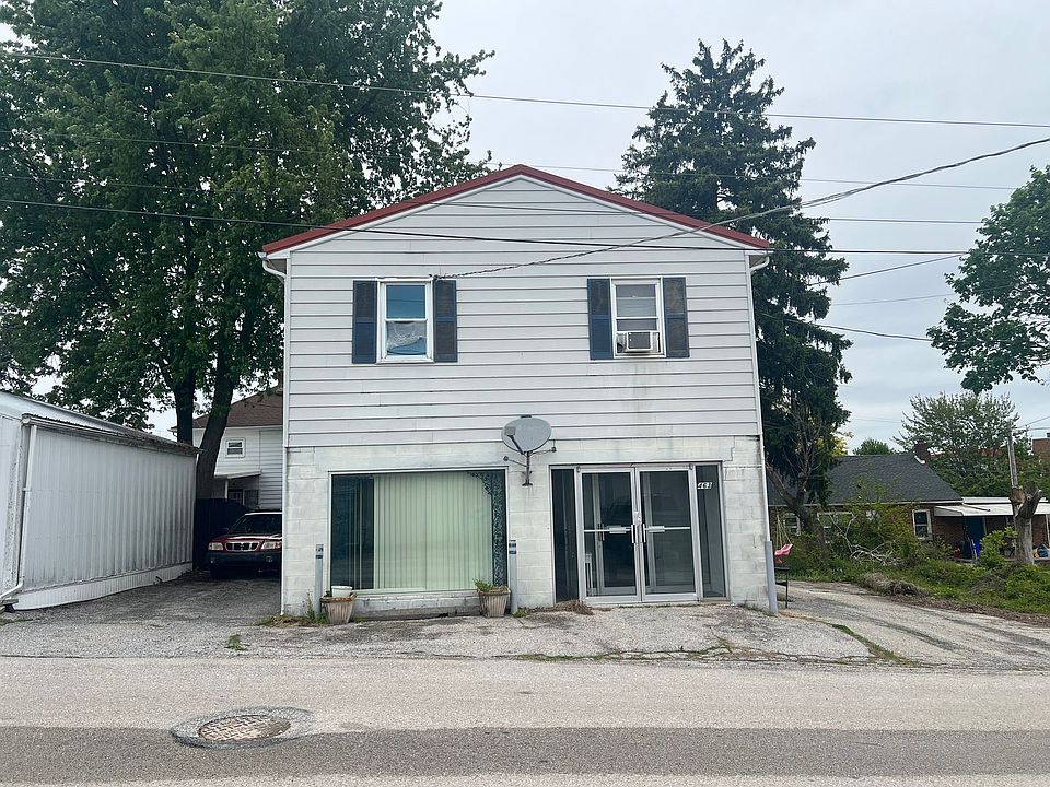 1st image of 463 E Market Ave