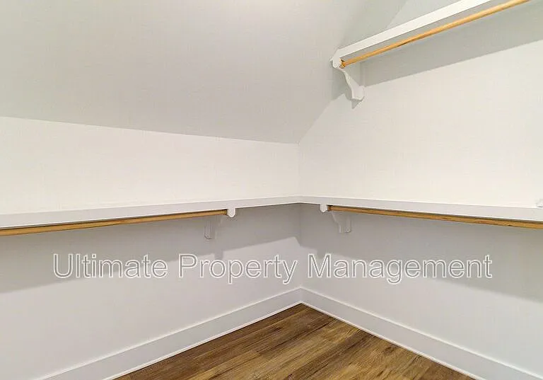 213 Myrtle Ave — Photo 11