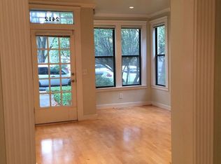 2412 G St, Sacramento, CA 95816