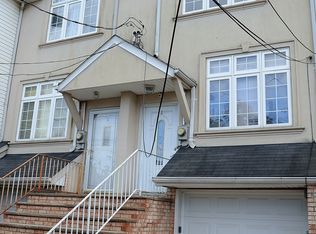 8 Quincy Ave, Staten Island, NY 10305