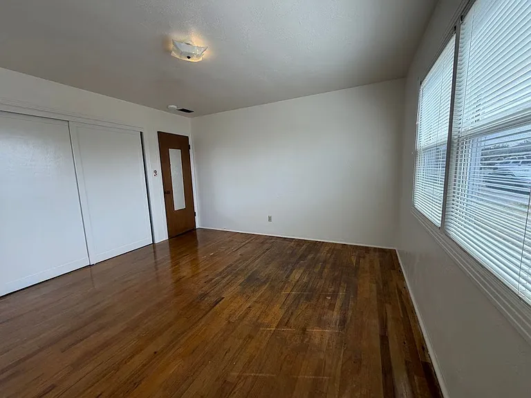 2231 Pine St — Photo 20