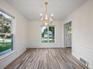 23706 E Groveland Rd, Beachwood, OH 44122