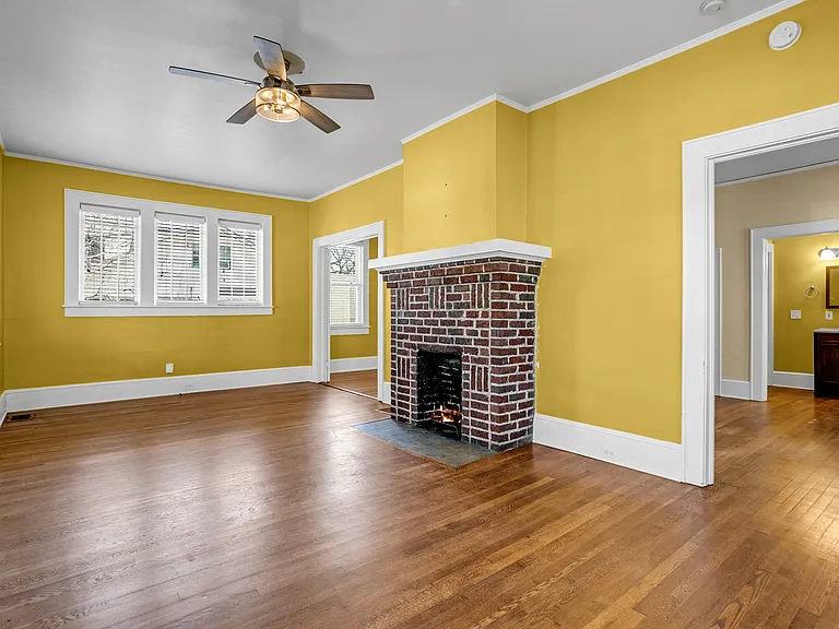 205 Croft St — Photo 8