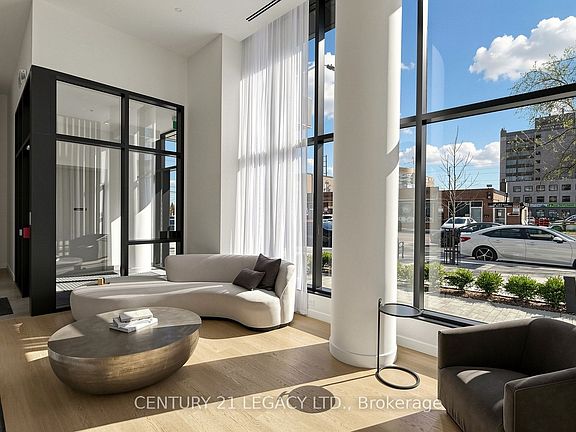4th image of 3009 Novar Rd #628