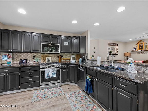 3rd image of 2842 N Stone Pines Ct