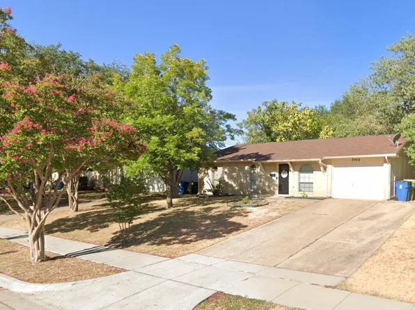 944 Elmwood Dr, Lewisville, TX 75067