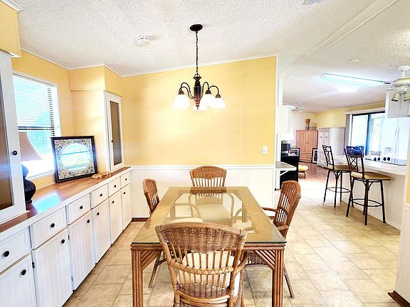 4th image of 826 Sapodilla Dr