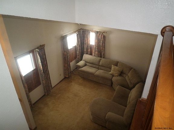 2nd image of 44 Wilan Ln