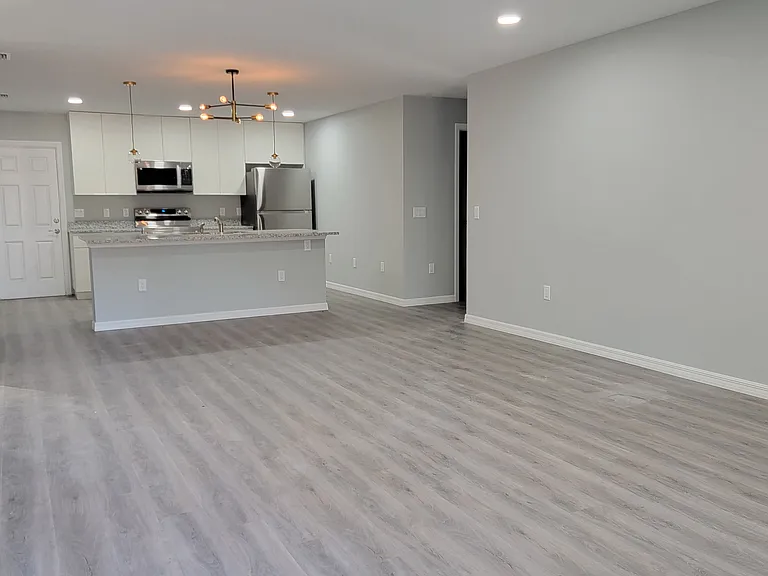 7061 N Outrigger Ter — Photo 6