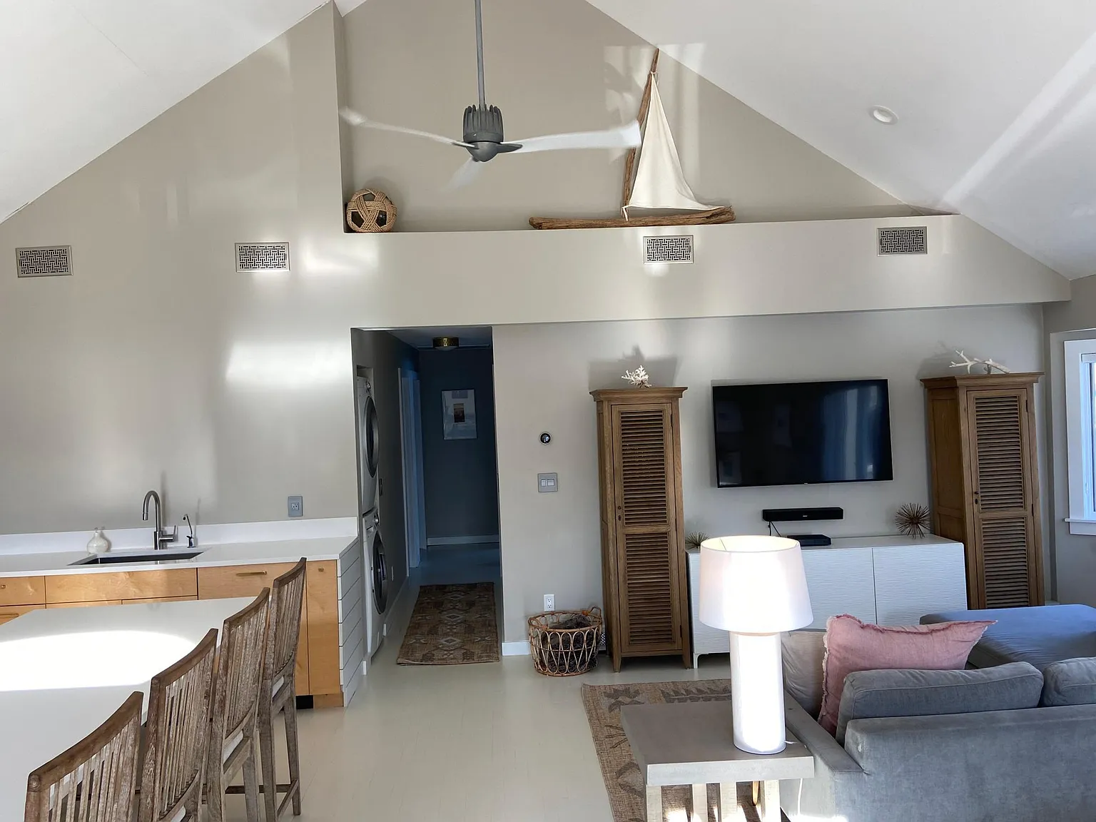 3 bed, 1000 sqft, $4,500 — Photo 2