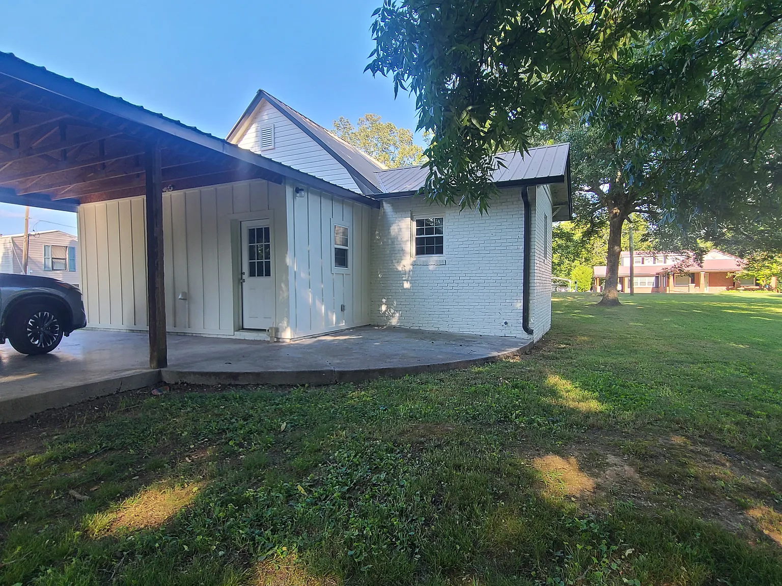33 Spring Garden Ave — Photo 3