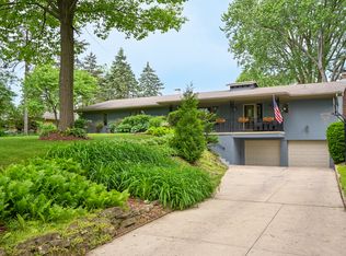 370 S Kenilworth Ave, Glen Ellyn, IL