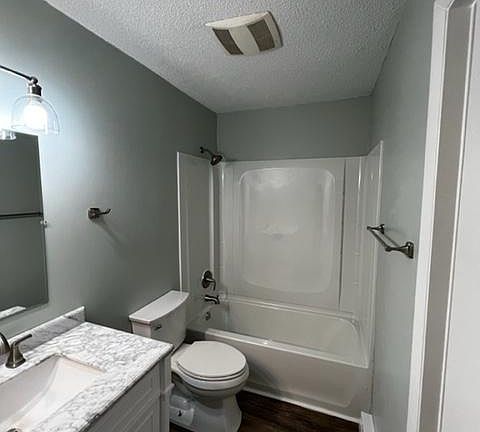 3rd image of 5729 Hilltop Way