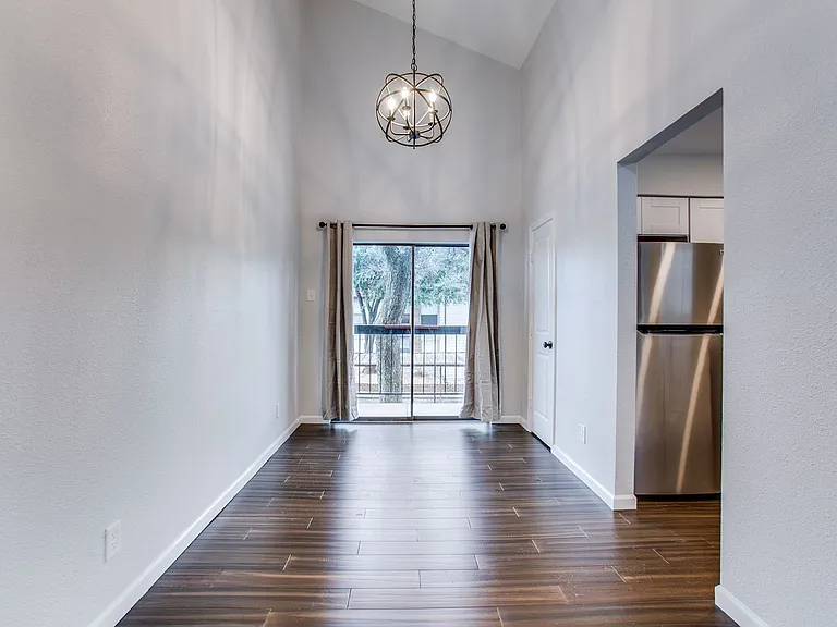 Creekside Condominumums — Photo 38