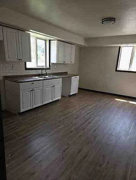 548 Heath St — Photo 5