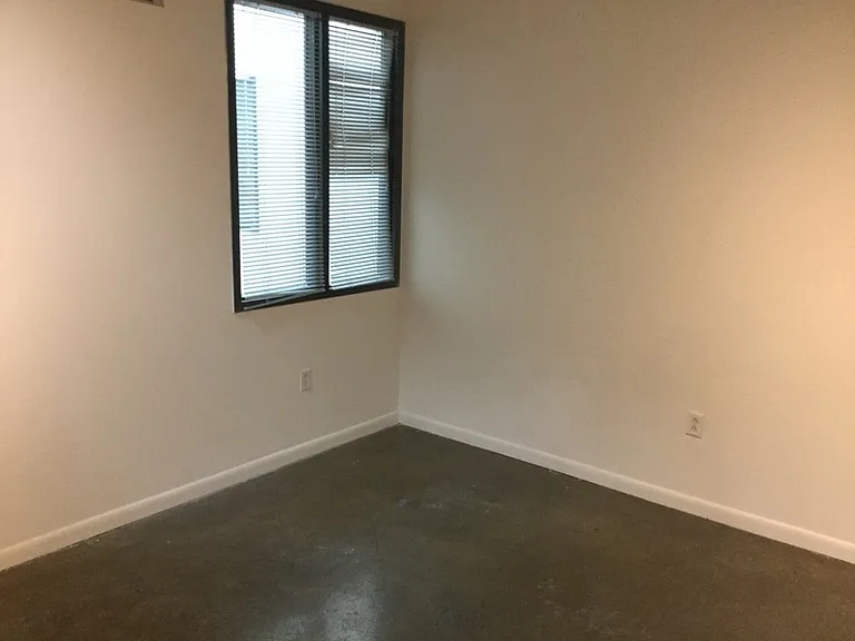 1101 W Marshall St #123 — Photo 6