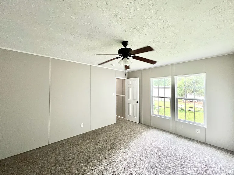 7631 Dallas Hwy — Photo 19