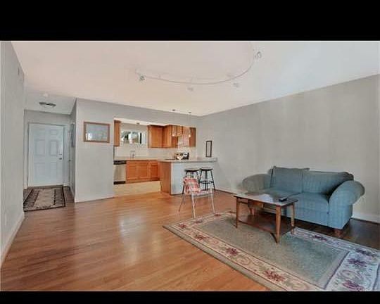 2nd image of 2100 Grove Ave #U24