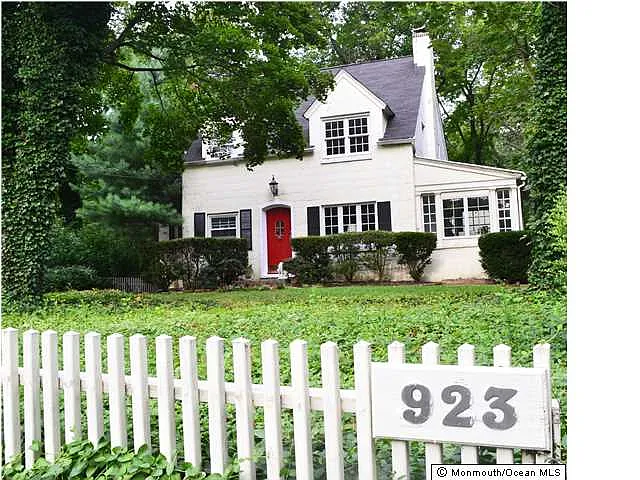 923 Broad St photo 1