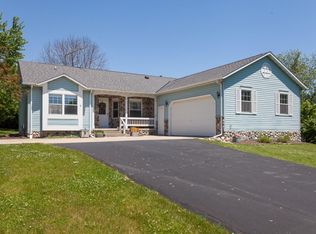 5648 Kengary Ct, Slinger, WI 53086