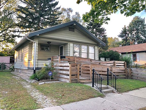 2nd image of 3305 Saint Bernard Dr