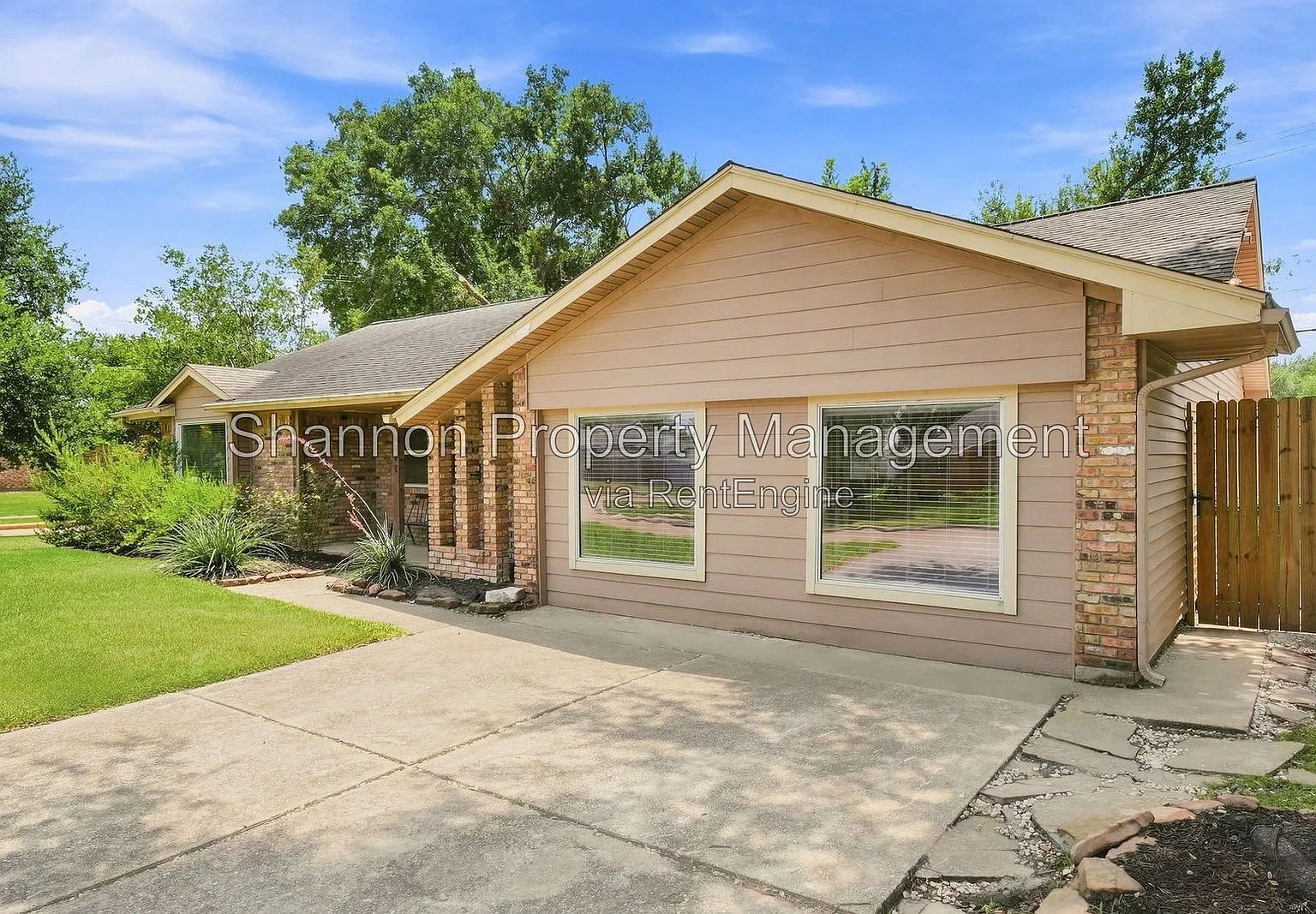 3 bed, 2.5 bath, 2248 sqft, $3,700 — Photo 2