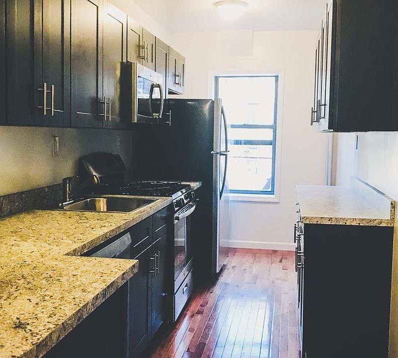 1st image of 1 Sickles St APT M19