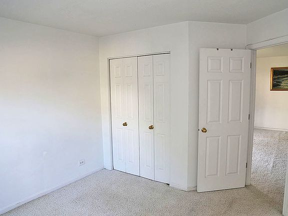 5th image of 614 Stone Brook Ct