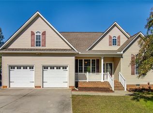 881 Winterside Ln, Winston Salem, NC 27107