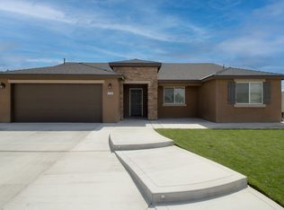 1306 Orchard Dr, Dinuba, CA 93618