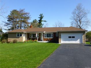 895 Escarpment Dr, Lewiston, NY 14092