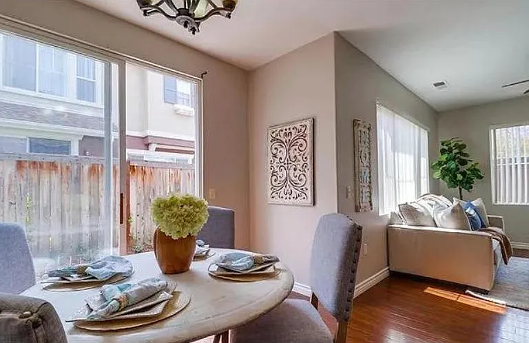 5444 Mandarin Cv — Photo 9