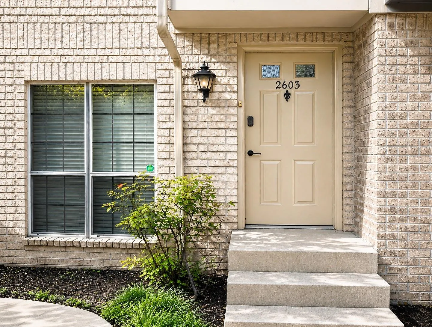 2 bed, 2.5 bath, 1225 sqft, $1,650 — Photo 4