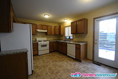 3rd image of 265 Wentworth Ave