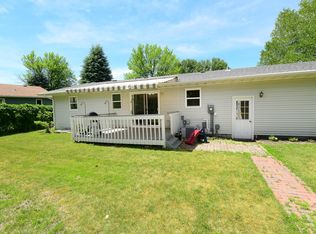 16 Garden Ct NW, East Grand Forks, MN 56721