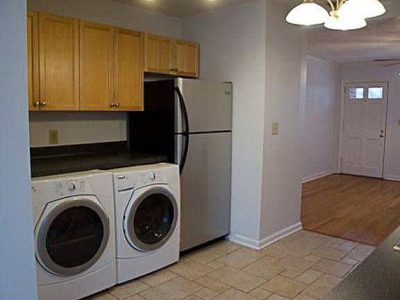 5th image of 1175 Church St SE