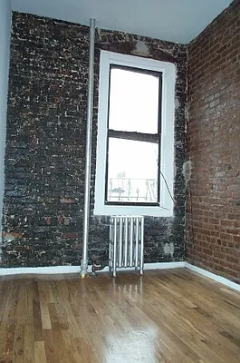 Rented by Tower Brokerage | media 17