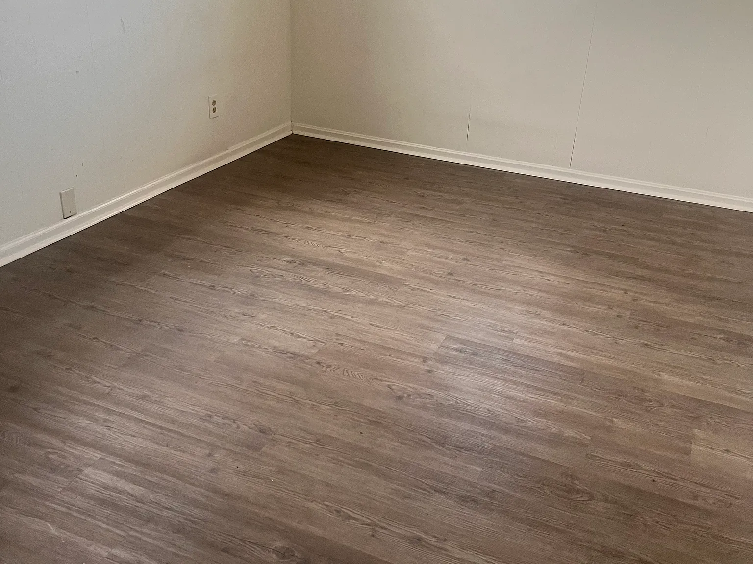 1 bed, $650 — Photo 1