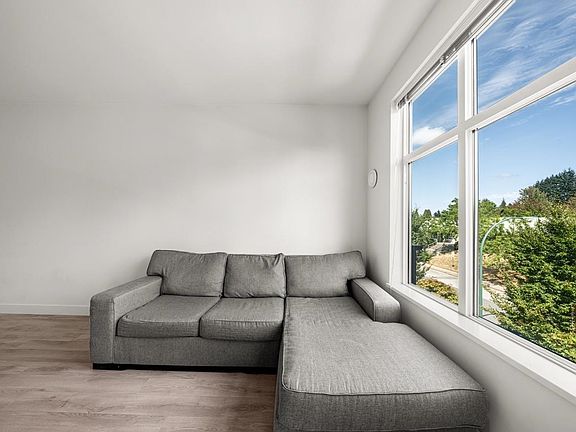 4th image of 828 Gauthier Ave #312