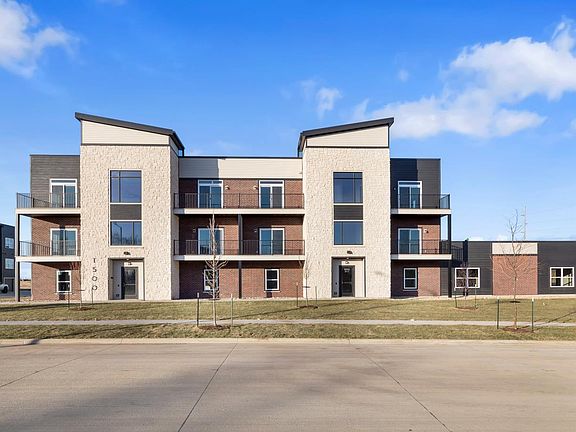 4th image of 150015061524 Petrus Dr NE #1506-2D