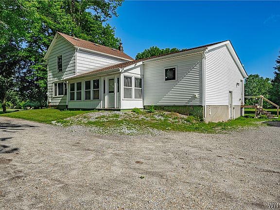 3rd image of 3525 Coomer Rd