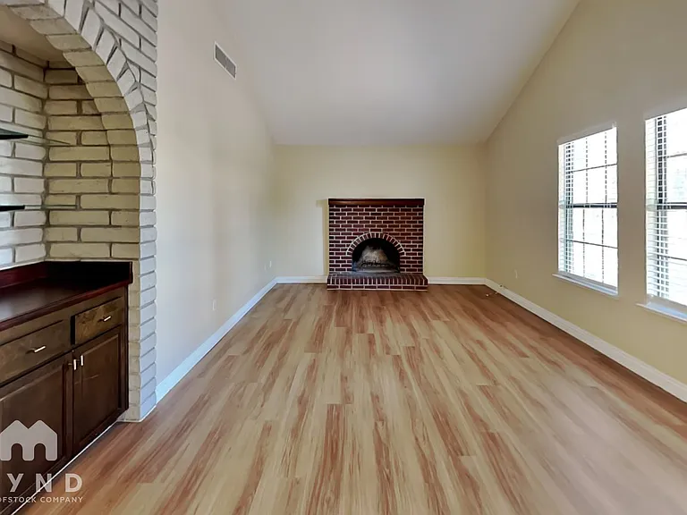 609 Spyglass Ln — Photo 6