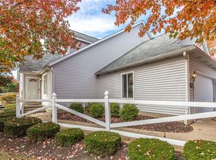 2073 Meadow Gate #A-22, Akron, OH 44313