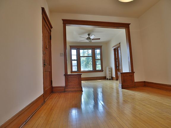 4th image of 1403 N Wicker Park Ave APT 3
