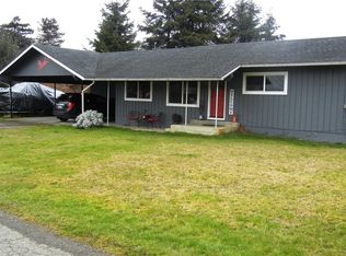 300 Jacobson Rd, Cathlamet, WA 98612