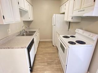 2019 Yorktowne Dr, Valparaiso, IN 46383